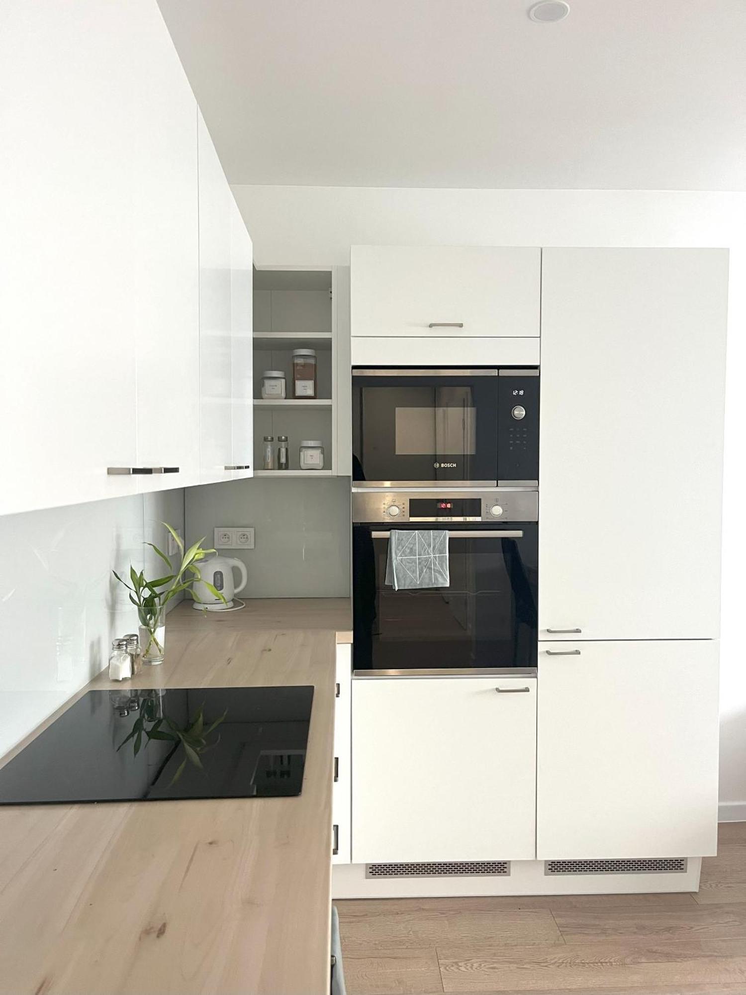 Elegant Escape Apartment III - Free Parking, Easy Access To City Center Bratislava Exteriör bild