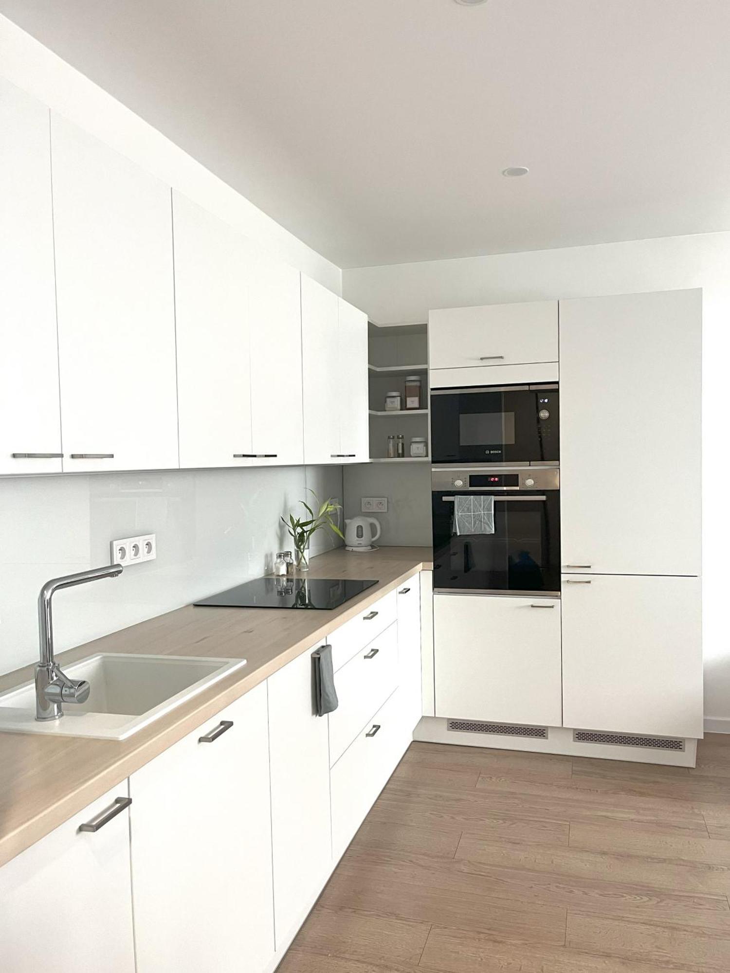 Elegant Escape Apartment III - Free Parking, Easy Access To City Center Bratislava Exteriör bild
